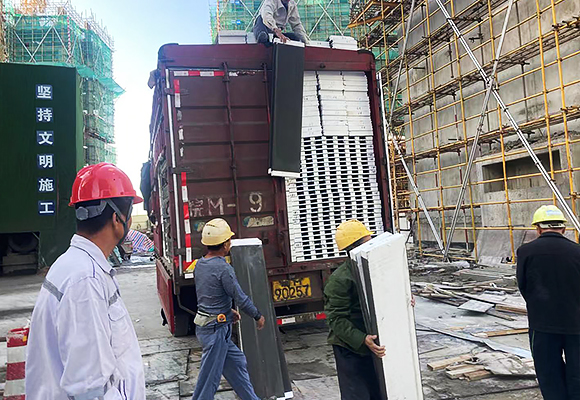 PS線條適用于各種建筑裝飾部位，如墻面、柱子、門窗框、陽(yáng)臺(tái)等